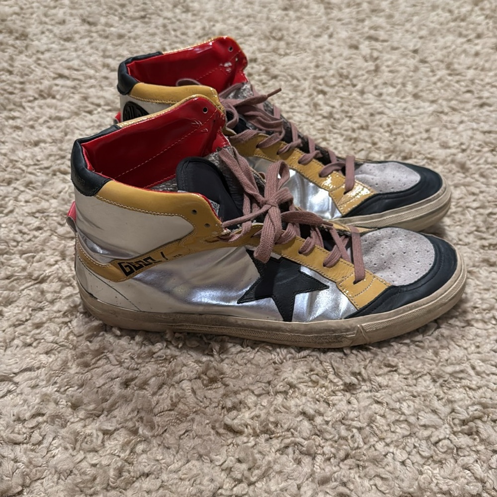 Golden Goose Men’s Tennis Shoes Sneakers Silver & Black Skystar